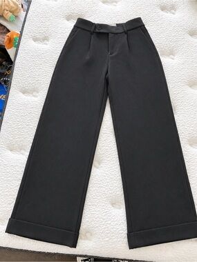 Women’s Hollister Classic Low Rise Wide Leg Black Trousers